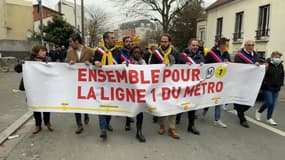 Des manifestants ont réclamé ce samedi, le maintien de l'enquête publique sur l'extension de la ligne 1 du métro