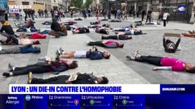 Lyon: un die-in contre l'homophobie