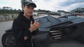 Sébastien Delanney devant sa Batmobile