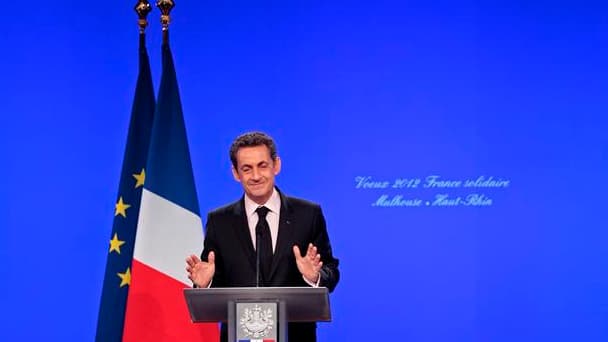 A Mulhouse, Nicolas Sarkozy a estimé mardi que la suppression du quotient familial, envisagée par le Parti socialiste qui veut le remplacer par un crédit d'impôt profitant à un plus grand nombre de foyers, aurait des "conséquences dramatiques". /Photo pri
