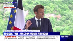 "Il y'a des choses que je ne peux pas accepter, c'est qu'on insulte celles et ceux qui risquent leur vie pour protéger la nôtre" déclare Emmanuel Macron lors de son déplacement 