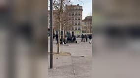 A Marseille, les étudiants des écoles situées dans le quartier de la porte d'Aix dénoncent une insécurité grandissante. 