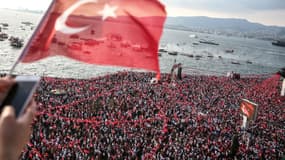 Des supporters de Muharrem Ince, le principal opposant de Recep Tayyip Erdogan, lors d'un meeting le 21 juin 2018