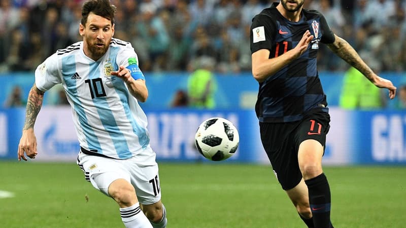 Messi à la lutte avec Brozovic