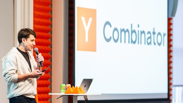 Les Founders présents à YC doivent présenter le résultat de leurs trois mois de programme à des investisseurs pour les convaincre de les suivre