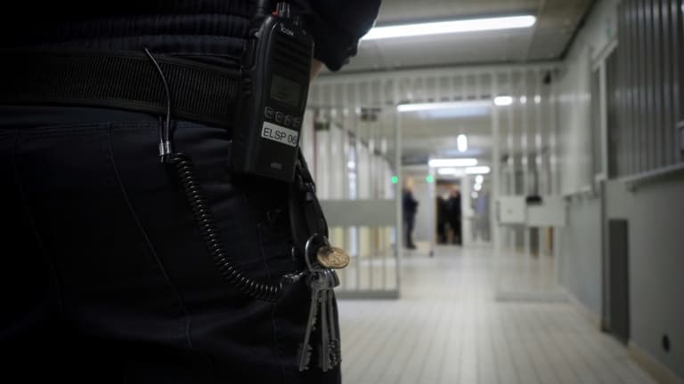 Couloir de prison (illustration).