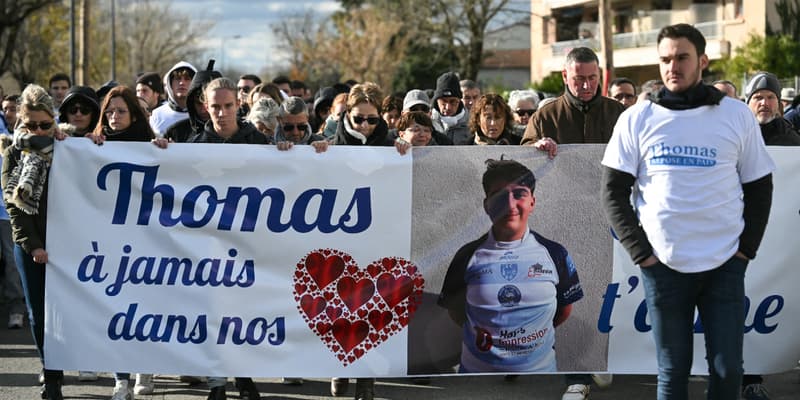 Photographie de la "Marche Blanche" en hommage à Thomas, décédé le 19 novembre 2023 lors d'un bal du village. Le 22 novembre 2023, à Crépol. 
