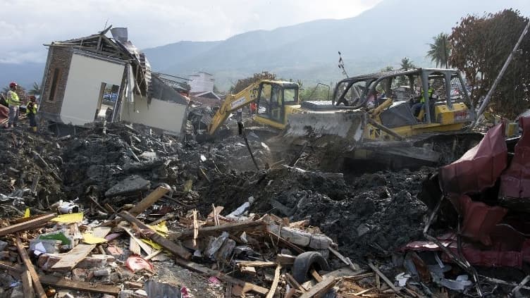 Face à l'ampleur des dégâts, l'Indonésie a finalement accepté l'aide d'ONG humanitaires internationales et le soutien de gouvernements étrangers.