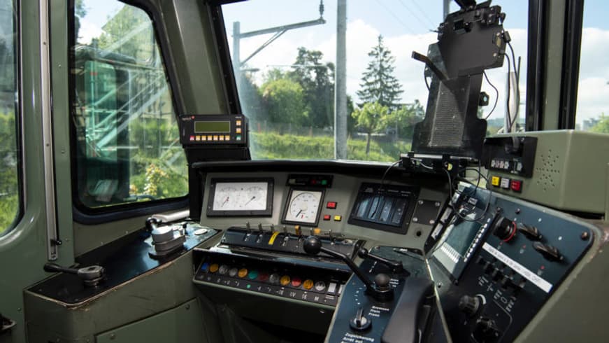 La cabine de conduite de la Triebwagen RBDe 562. La cabine de conduite de la Triebwagen RBDe 562.