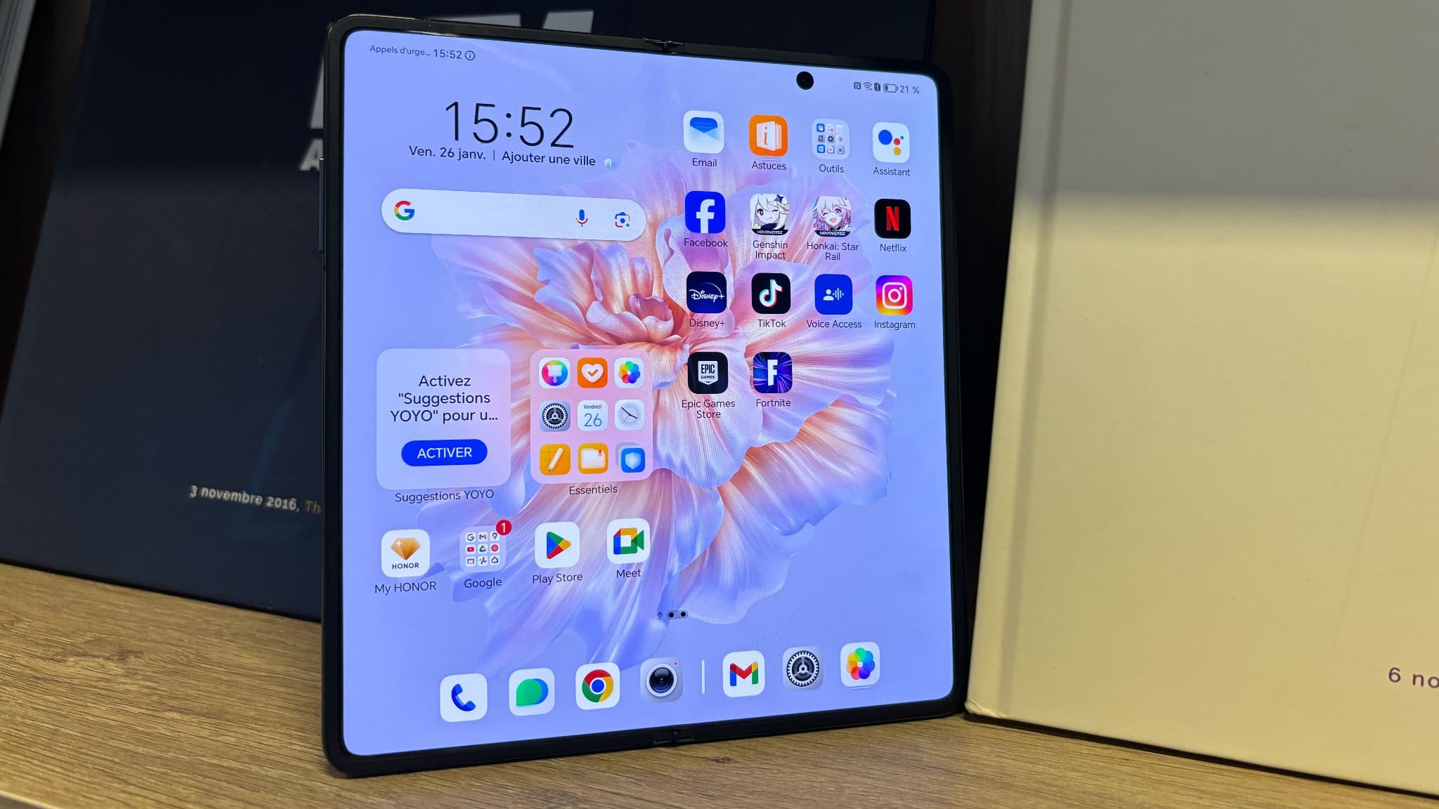 Le Magic V2 de Honor impressionne avec son écran OLED