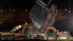 Selon les autorités, 43 personnes ont perdu la vie dans l'effondrement du tronçon d'un des ponts autoroutiers surplombants la ville de Gênes