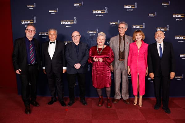 Bruno Moynot, Christian Clavier, Michel Blanc, Josiane Balasko, Thierry Lhermitte, Marie-Anne Chazel et Gérard Jugnot lors des César 2021