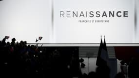 Le logo de "Renaissance", le nouveau nom du parti présidentiel, lors d'un congrès des adhérents de La République en marche (LREM), le 17 septembre 2022 à Paris