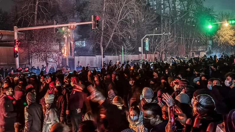 DIRECT. Manifestations en Iran: les États-Unis "prêts à aider" le mouvement, le régime menace Washington de représailles en cas d'attaque