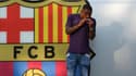 Malcom embrasse l'écusson du Barça