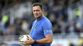 (Archives) L'entraîneur de rugby Franck Azéma, alors qu'il était à la tête de Clermont le 31 décembre 2017 avant le match de Top 14 contre Castres au stade Michelin à Clermont-Ferrand