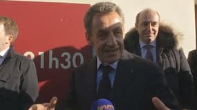 Nicolas Sarkozy dans les rues d'Anet, dans l'Eure-et-Loir.