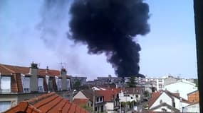 Incendie dans un entrepôt à la Courneuve - Témoins BFMTV - Témoins BFMTV
