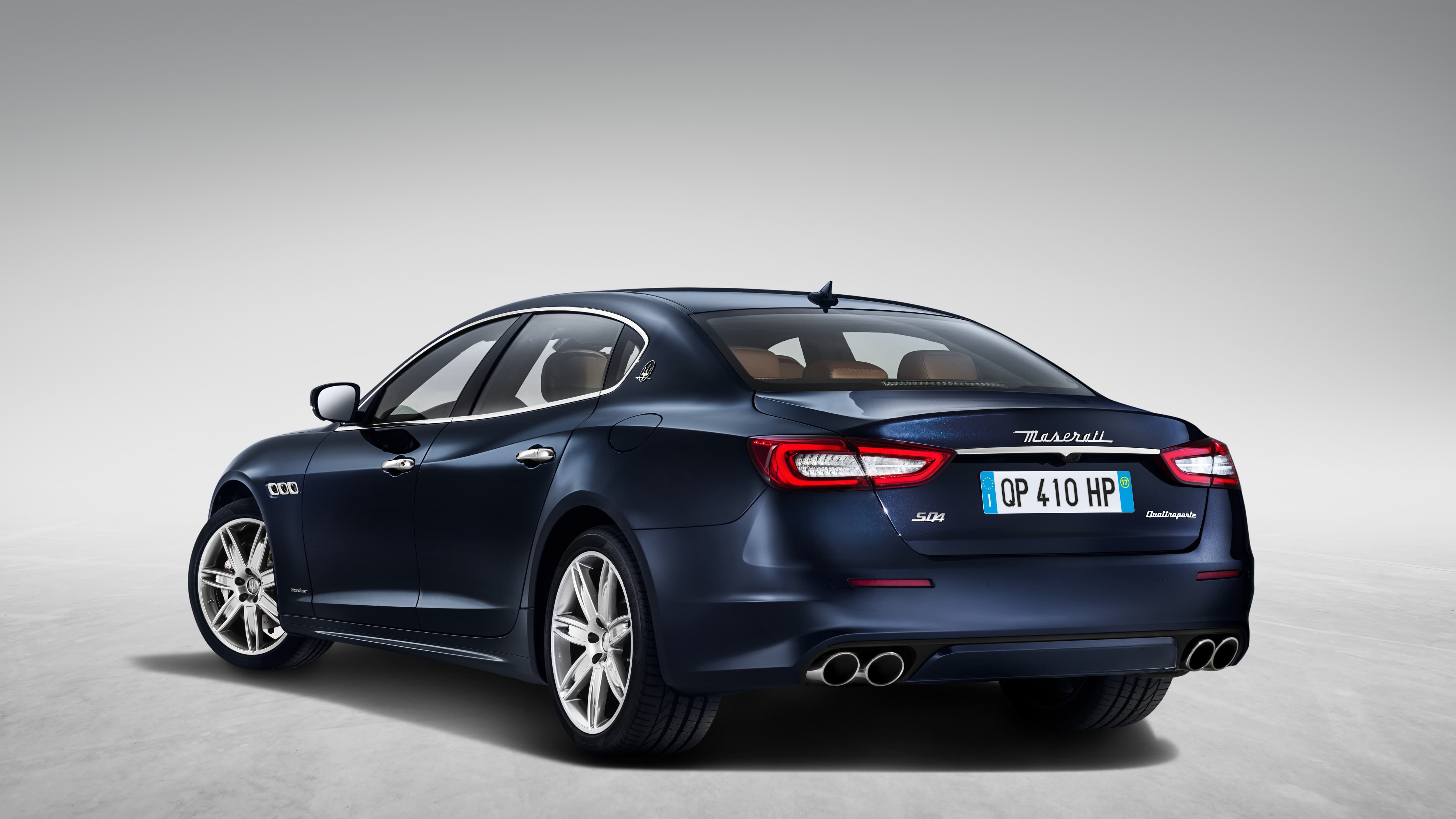 Maserati ne bouleverse pas le style qui a fait le succès de la Quattroporte. Maserati ne bouleverse pas le style qui a fait le succès de la Quattroporte.