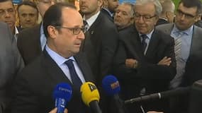 Au Salon de l'agriculture, François Hollande dit entendre "les cris de détresse" des éleveurs.