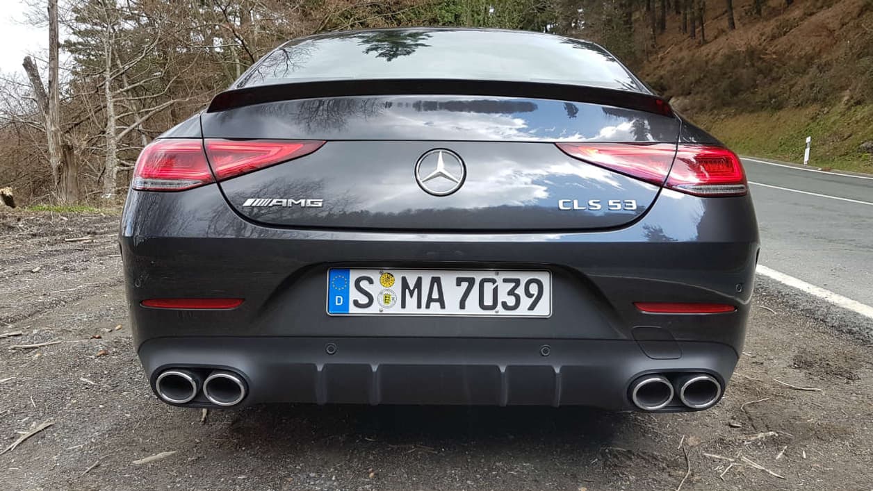 L'arrière de la version AMG est un brin "too much", mais il faut bien afficher au grand jour les 435 chevaux sous le capot