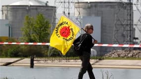 Près de 4.000 personnes ont manifesté dimanche dans le Haut-Rhin pour demander la fermeture de la centrale nucléaire de Fessenheim, la plus ancienne de France. La manifestation s'est déroulée dans une ambiance "très bon enfant" sur une île proche de la ce