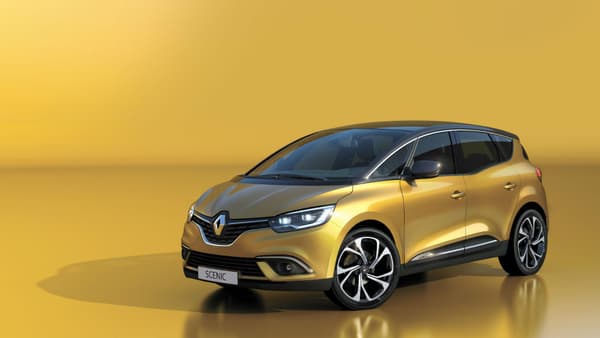 Après des fuites sur internet, Renault s'est résolu à dévoiler deux photos du nouveau Scénic.