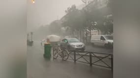 Des pluies diluviennes sont tombées à Paris.