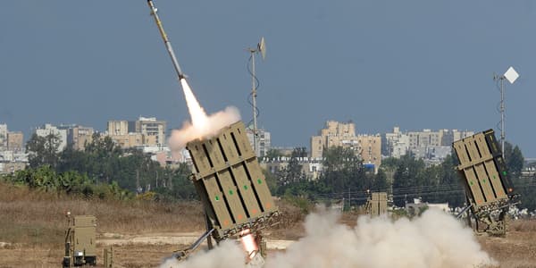 Une batterie anti-missile du Dôme de fer, à Ashdod, le 9 juillet 2014. Une batterie anti-missile du Dôme de fer, à Ashdod, le 9 juillet 2014.