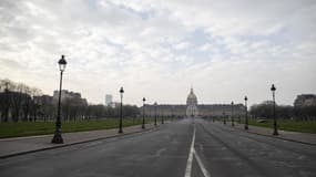 L'avenue du Marechal Gallieni vide en raison du confinement