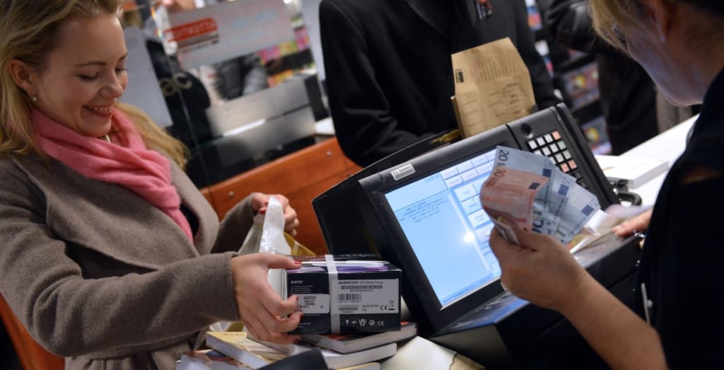 Https Www Bfmtv Com Animaux La Floride Lutte Contre L Invasion Rampante Des Escargots Geants Av 201507310065 Html 2015 08 01t08 15 17 000z Https Images Bfmtv Com W5j3uoev0nbdp5zwn Plv5udhzq 4x3 1248x702 Images 78995 Jpg Un