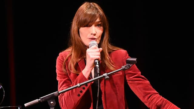 Carla Bruni-Sarkozy sur scène à New York en 2014