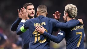 Mbappé et Griezmann avec l'équipe de France