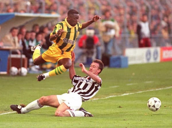 Deschamps face à Makelele lors de Nantes-Juve en 1996