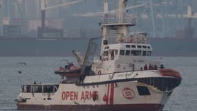 Le bateau de l'ONG Proactiva Open Arms est entré vers 8h30 dans la baie de Gibraltar.