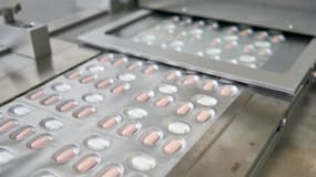 Photo fournie le 16 novembre 2021 par Pfizer montrant la production de sa pilule contre le Covid (Paxlovid), dans une usine de Fribourg, en Allemagne