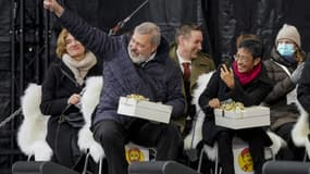 Les deux journalistes lauréats du prix Nobel de la paix, le Russe Dmitry Muratov et la Philippine Maria Ressa durant une fête organisée par l'ONG Save the Children à Oslo, le 10 décembre 2021