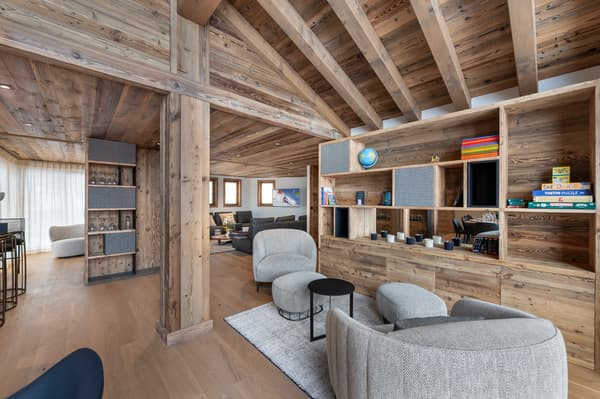 Ce chalet proposé par Cimalpes comporte 5 chambres avec autant de salles de bain. Il se situe tout près des remontées mécaniques. Ce chalet proposé par Cimalpes comporte 5 chambres avec autant de salles de bain. Il se situe tout près des remontées mécaniques.