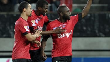 La Coupe de la ligue réunit l'ensemble des clubs professionnels français.
