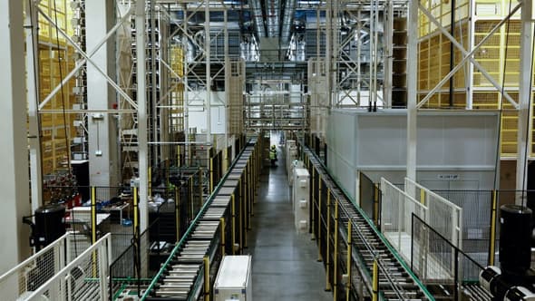 L'usine d'Automotive Cells Company (ACC), qui produit des batteries lithium-ion pour les véhicules électriques, le 2 décembre 2024 à Douvrin, dans le Pas-de-Calais