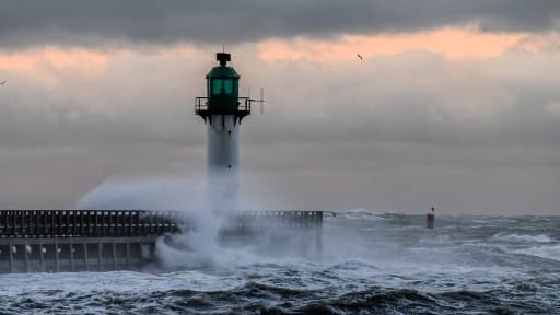 Photo du phare de Calais, le 10 décembre 2017.