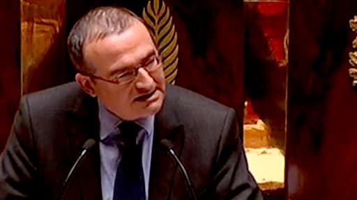 Le député UMP de la Drôme Hervé Mariton à la tribune de l'Assemblée nationale.