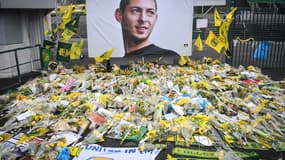 Hommage à Emiliano Sala devant La Beaujoire