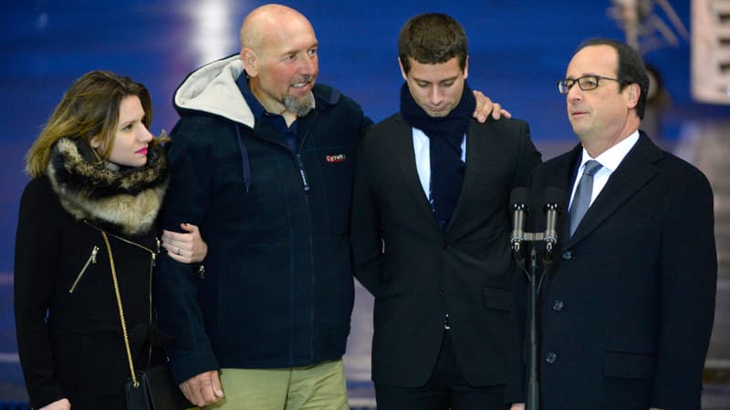 Serge Lazarevic, présenté comme le dernier otage français retenu dans le monde, est arrivé en France ce mercredi. Sa fille, le fils de Philippe Verdon qui lui a été tué, et le Président de la République, l'ont accueilli.