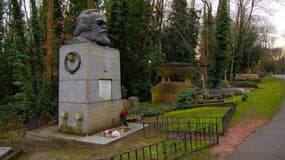La tombe de Karl Marx, au cimetière de Highgate, un quartier de Londres.
