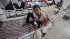 Un enfant de Gaza hospitalisé dans une clinique de MSF à Rafah le 24 avril 2024