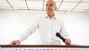 Alain Juppé, maire de Bordeaux et candidat à la primaire à droite, en meeting à Cayenne le 3 avril 2016.