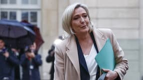La présidente du groupe RN à l'Assemblée nationale Marine Le Pen ce lundi 25 novembre 2024 à Matignon