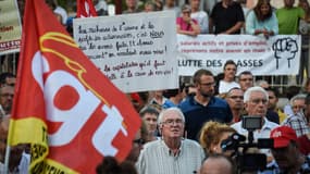 Une centaine de salariés a manifesté ce lundi devant l'usine Alstom de Belfort