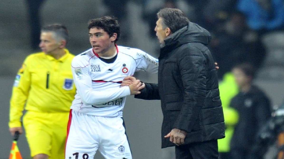 Neal Maupay et Claude Puel lors du match de Ligue 1 Lille-Nice le 20 janvier 2013 Neal Maupay et Claude Puel lors du match de Ligue 1 Lille-Nice le 20 janvier 2013
